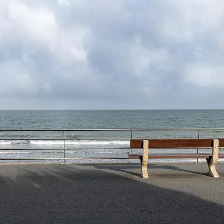 50m De La Plage, Bel Pour 4